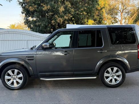 Used 2016 Land Rover LR4 HSE Silver Edition image 3