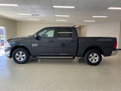 Used 2021 RAM 1500 Classic SLT image 9