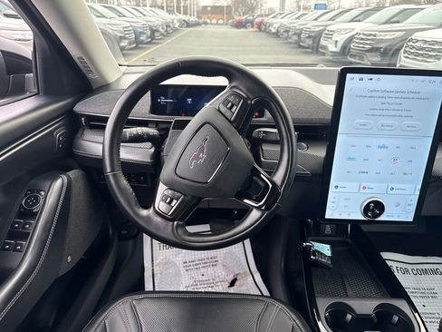 Used 2025 Ford Mustang Mach-E Premium image 22