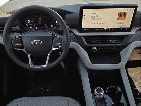 New 2026 Ford Explorer Platinum image 12