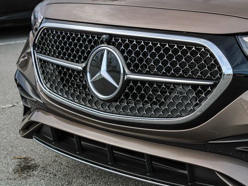 New 2026 Mercedes-Benz E 350 4MATIC Sedan image 5