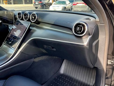 Used 2024 Mercedes-Benz C 300 4MATIC Sedan image 18