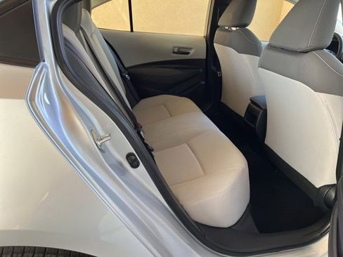 Used 2022 Toyota Corolla LE image 25