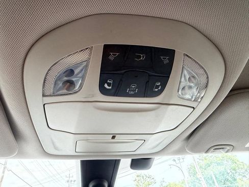 Used 2017 Chrysler Pacifica Touring Plus w/ Tire & Wheel Group FWD image 34