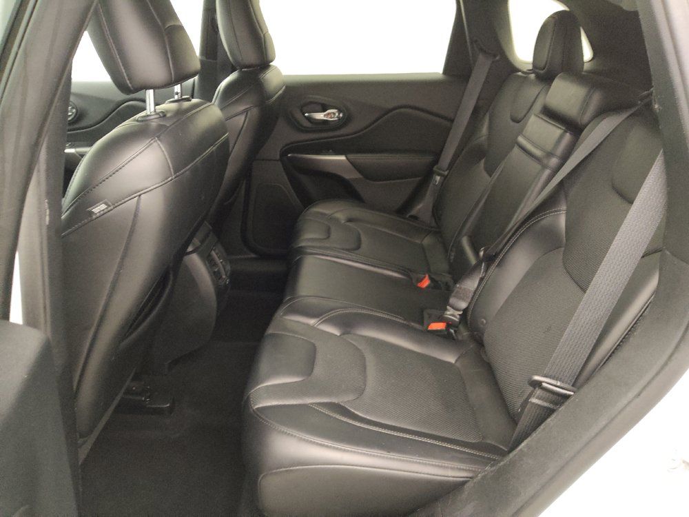Used 2019 Jeep Cherokee Limited FWD image 18