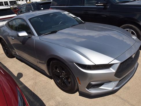 Used 2026 Ford Mustang Premium RWD image 5