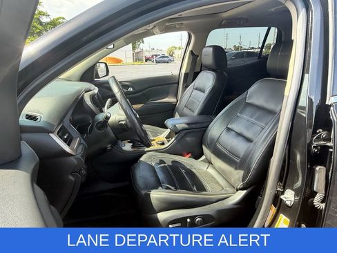 Used 2018 GMC Acadia Denali w/ Technology Package AWD/4WD image 9