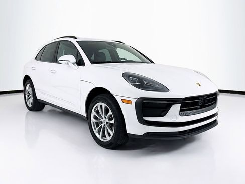 Certified 2024 Porsche Macan AWD/4WD image 7