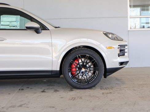 New 2025 Porsche Cayenne S image 11