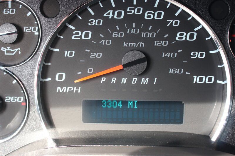 Used 2025 GMC Savana 3500 LT w/ LT Preferred Equipment Group RWD image 25