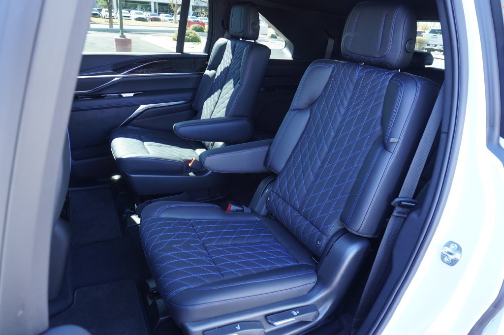 New 2026 Cadillac Escalade IQ Luxury 1 AWD/4WD image 8