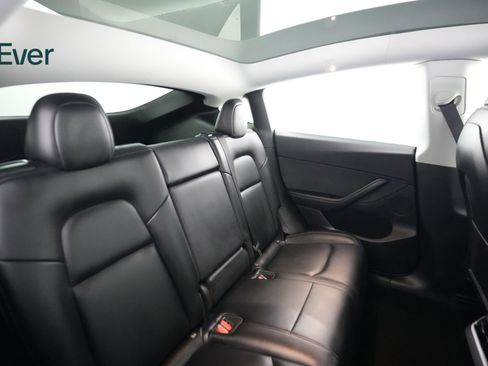 Used 2021 Tesla Model Y Long Range image 5