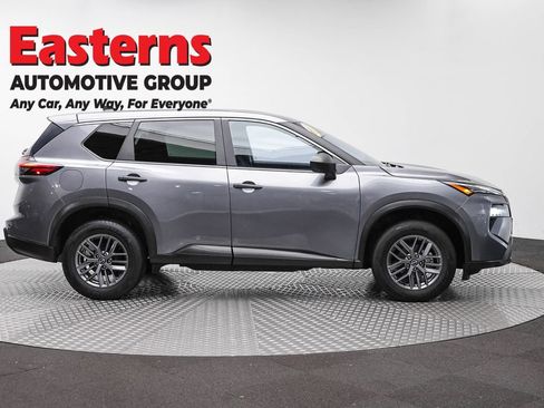 Used 2024 Nissan Rogue S AWD/4WD image 4