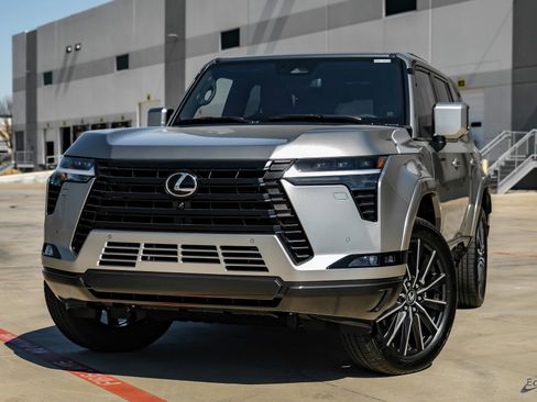 Used 2025 Lexus GX 550 w/ Accessory Package (2T) image 5