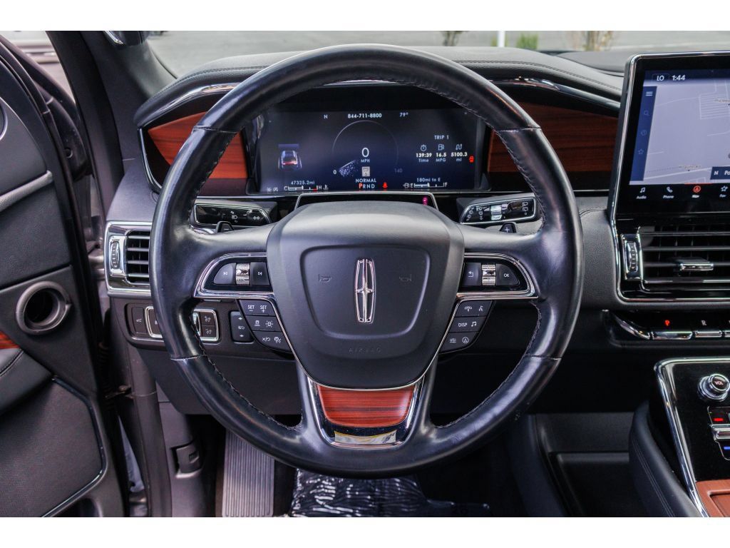 Used 2024 Lincoln Navigator L 4WD image 23