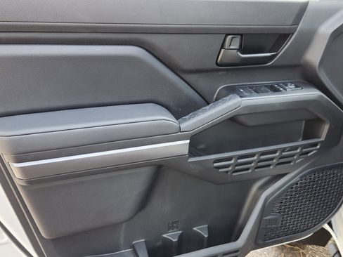 Used 2024 Toyota Tacoma SR5 image 7