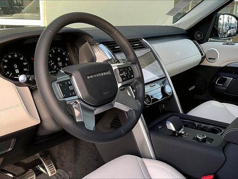 New 2026 Land Rover Discovery Limited Edition image 6