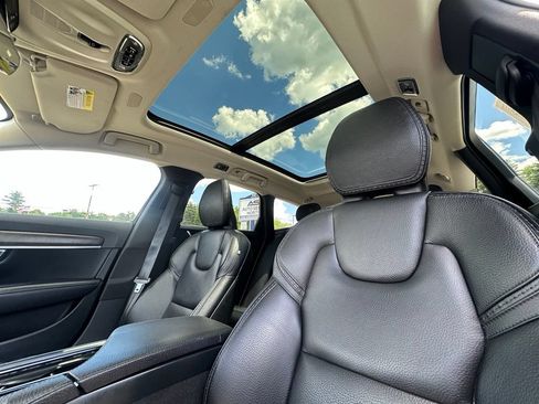 Used 2019 Volvo V90 T5 Cross Country AWD/4WD image 35