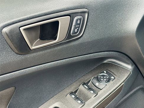 Used 2020 Ford EcoSport SE w/ SE Convenience Package image 19