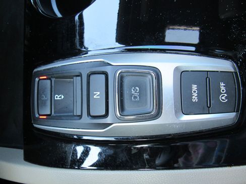 Used 2018 Honda Pilot Touring image 21