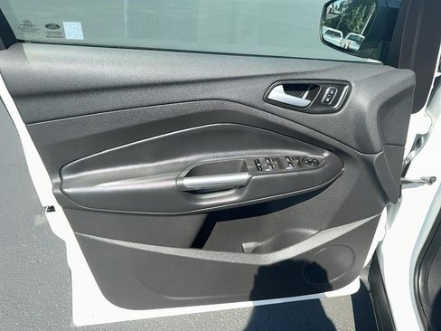 Used 2019 Ford Escape SE w/ SE Sport Appearance Package AWD/4WD image 11