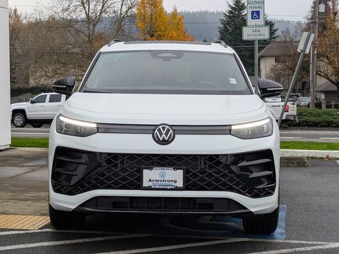 New 2026 Volkswagen Tiguan SE R-Line AWD/4WD image 8