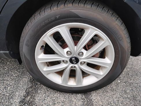 Used 2019 Kia Soul + FWD image 25