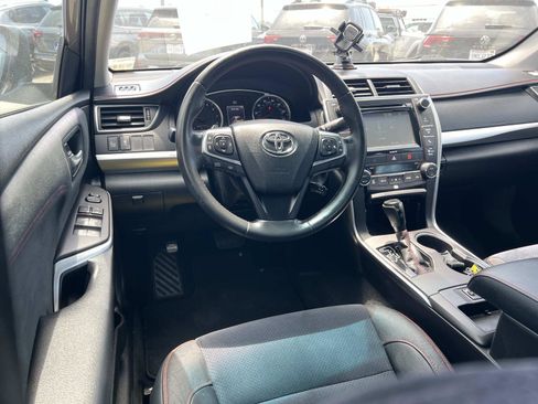 Used 2017 Toyota Camry XSE w/ Moonroof Package FWD image 7