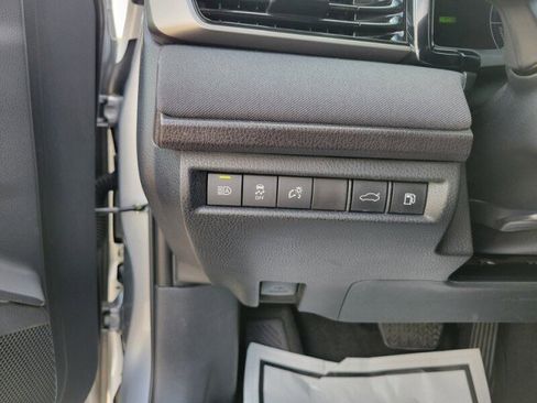 Used 2025 Toyota Camry LE image 13