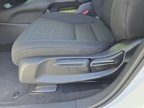 New 2026 Honda HR-V LX image 25