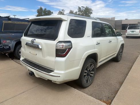 Used 2018 Toyota 4Runner Limited w/ Preferred Accessory Package AWD/4WD image 4