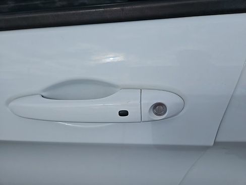 Used 2016 Jeep Cherokee High Altitude w/ Luxury Group image 10