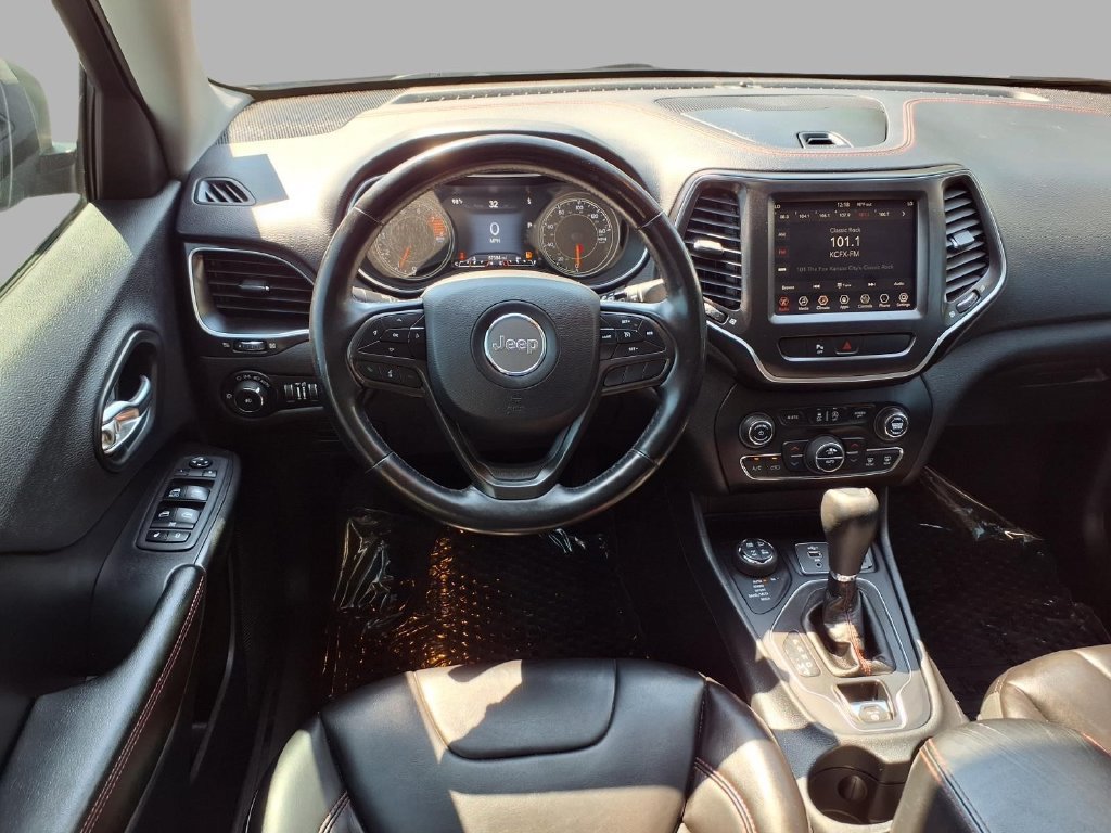 Used 2019 Jeep Cherokee Trailhawk w/ Comfort/Convenience Group AWD/4WD image 6