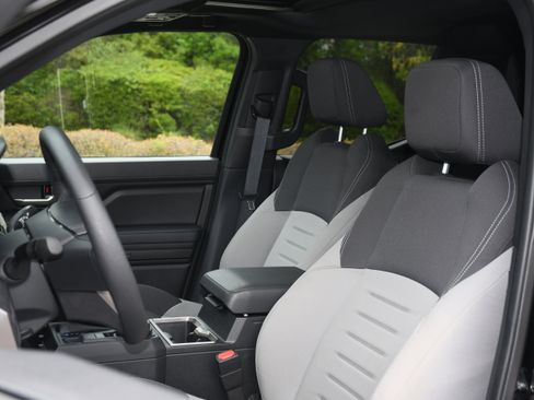 Certified 2025 Toyota Tacoma TRD Off-Road w/ TRD Off Road Upgrade Package AWD/4WD image 12