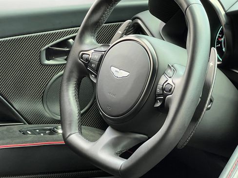 Used 2023 Aston Martin DBS Coupe RWD image 38