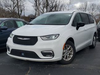 Used 2024 Chrysler Pacifica Touring-L video 1