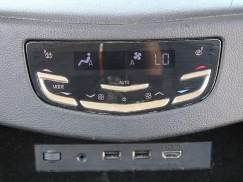 Used 2019 Cadillac Escalade ESV Luxury RWD image 55