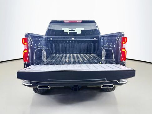 Used 2022 Chevrolet Silverado 1500 LT Trail Boss w/ LPO, Dark Essentials Package AWD/4WD image 35
