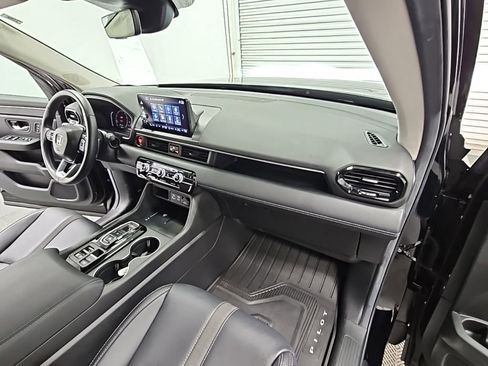 Used 2025 Honda Pilot EX-L image 40