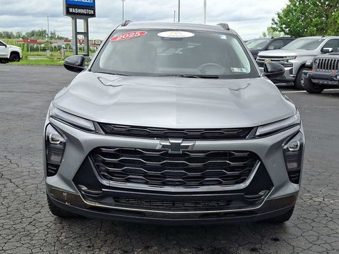 Used 2025 Chevrolet Trax ACTIV w/ Driver Confidence Package FWD image 2