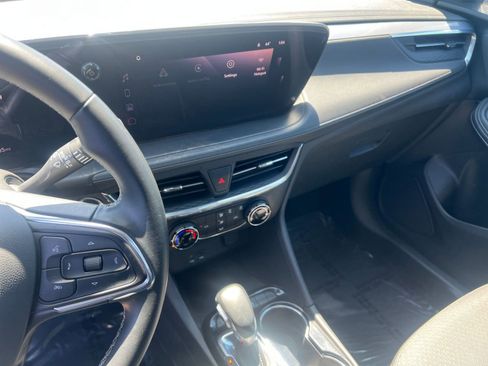 Used 2025 Buick Encore GX Preferred image 17