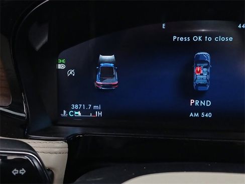 Used 2025 Lincoln Corsair Reserve image 12