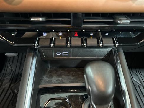 Used 2024 GMC Canyon AT4 w/ Canyon Safety Plus Package AWD/4WD image 23