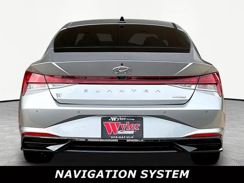 Used 2021 Hyundai Elantra Limited FWD image 5