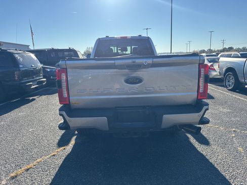 Certified 2024 Ford F250 Lariat w/ Black Appearance Package image 6