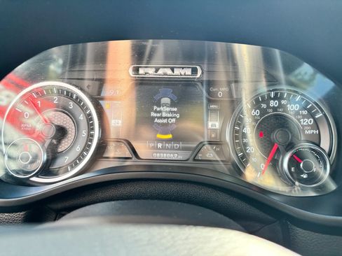 Used 2019 RAM 1500 Big Horn AWD/4WD image 25