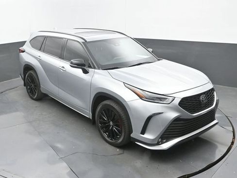 Used 2024 Toyota Highlander XSE image 31