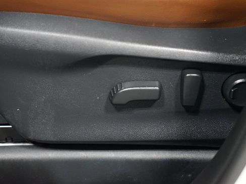 Used 2019 Subaru Ascent Touring image 36