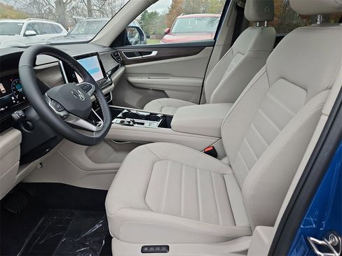 New 2025 Volkswagen Atlas SEL image 24