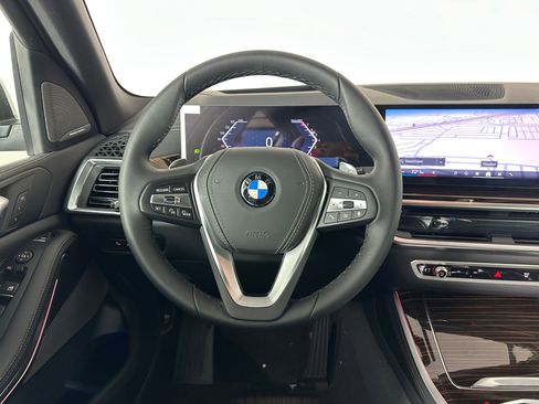 Used 2026 BMW X5 sDrive40i image 13